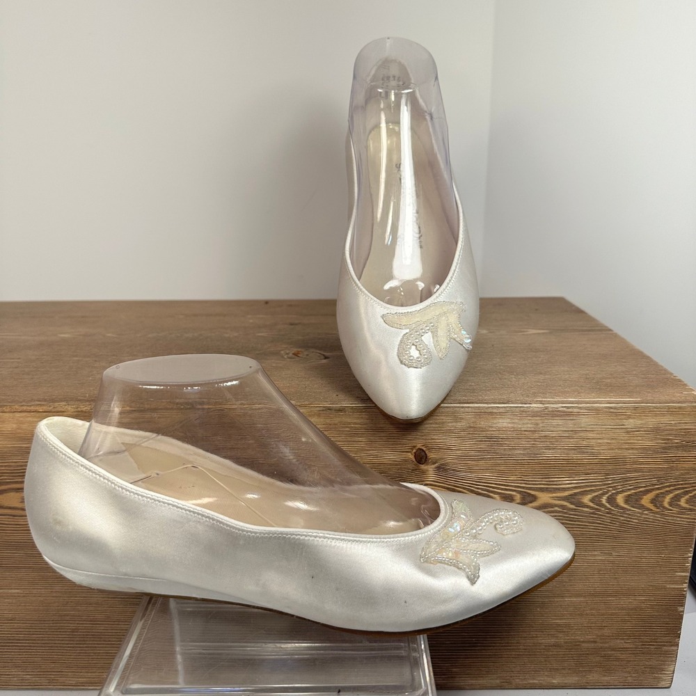 Vintage White Satin Beaded Wedding Flats Womens 8.5M Bridal Formal Shoes